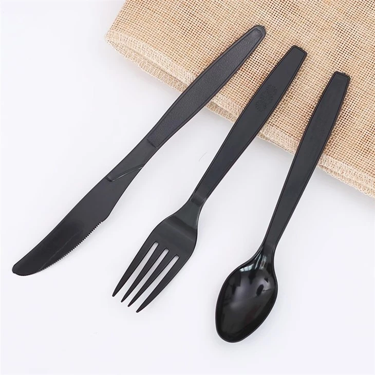 Black plastic table knife (3)